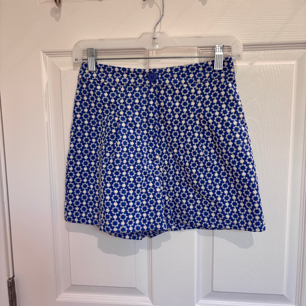 🔴 Skies are Blue floral shorts